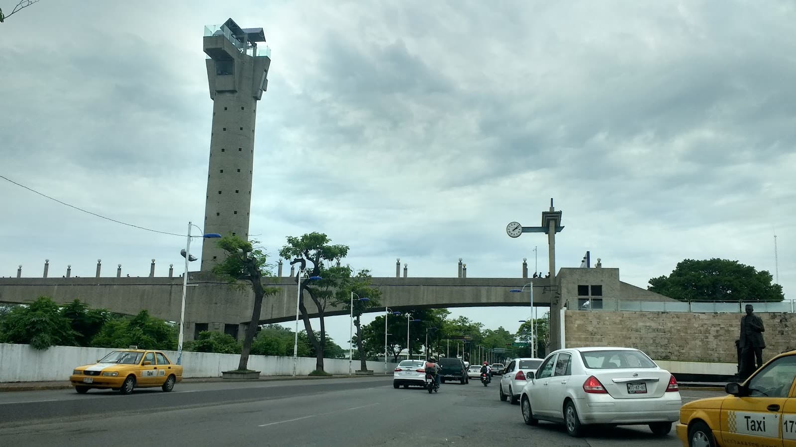 Malecón Carlos A. Madrazo - Image 1
