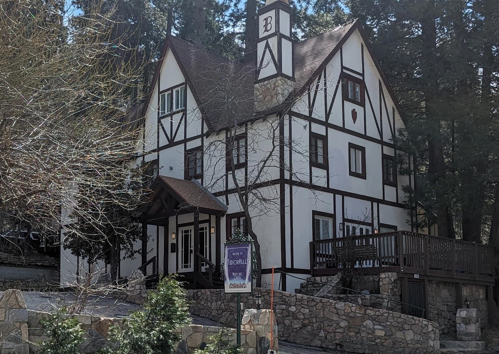 Bracken Fern Manor - Image 1