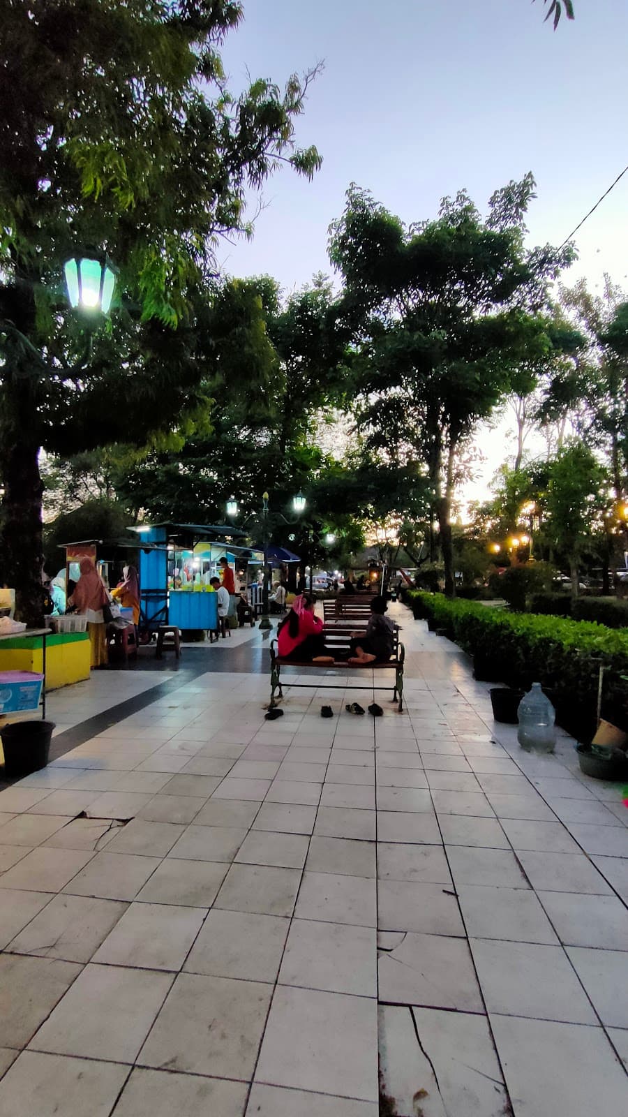 Alun-Alun Wates - Image 1