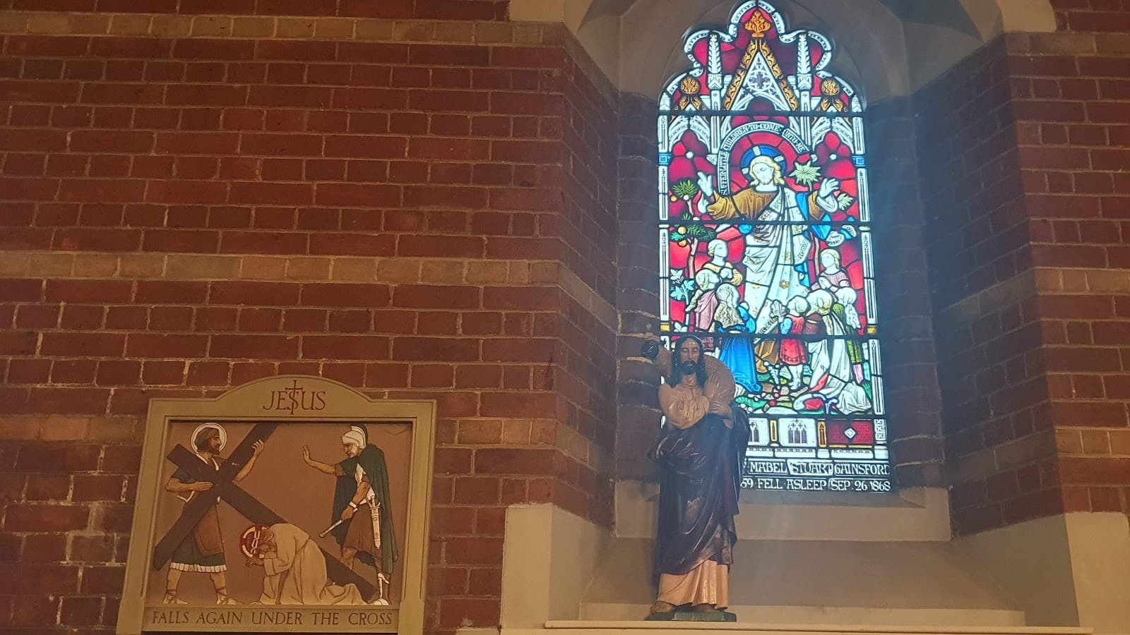 Holy Saviour Church, Hitchin - Image 1