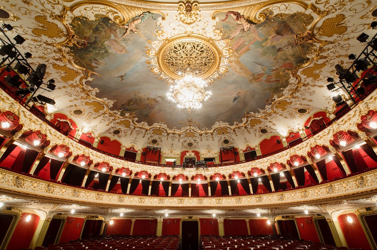 National Theatre "Vasile Alecsandri" - Image 1