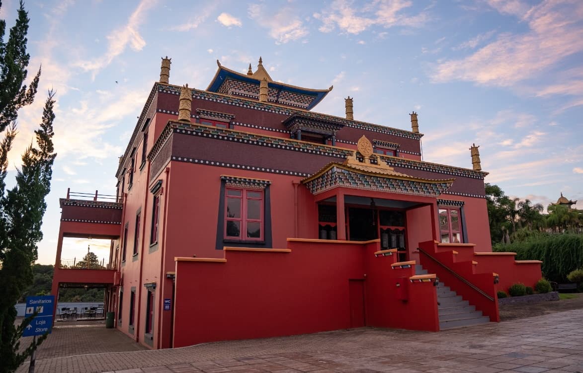 Templo Budista Khadro Ling - Image 1