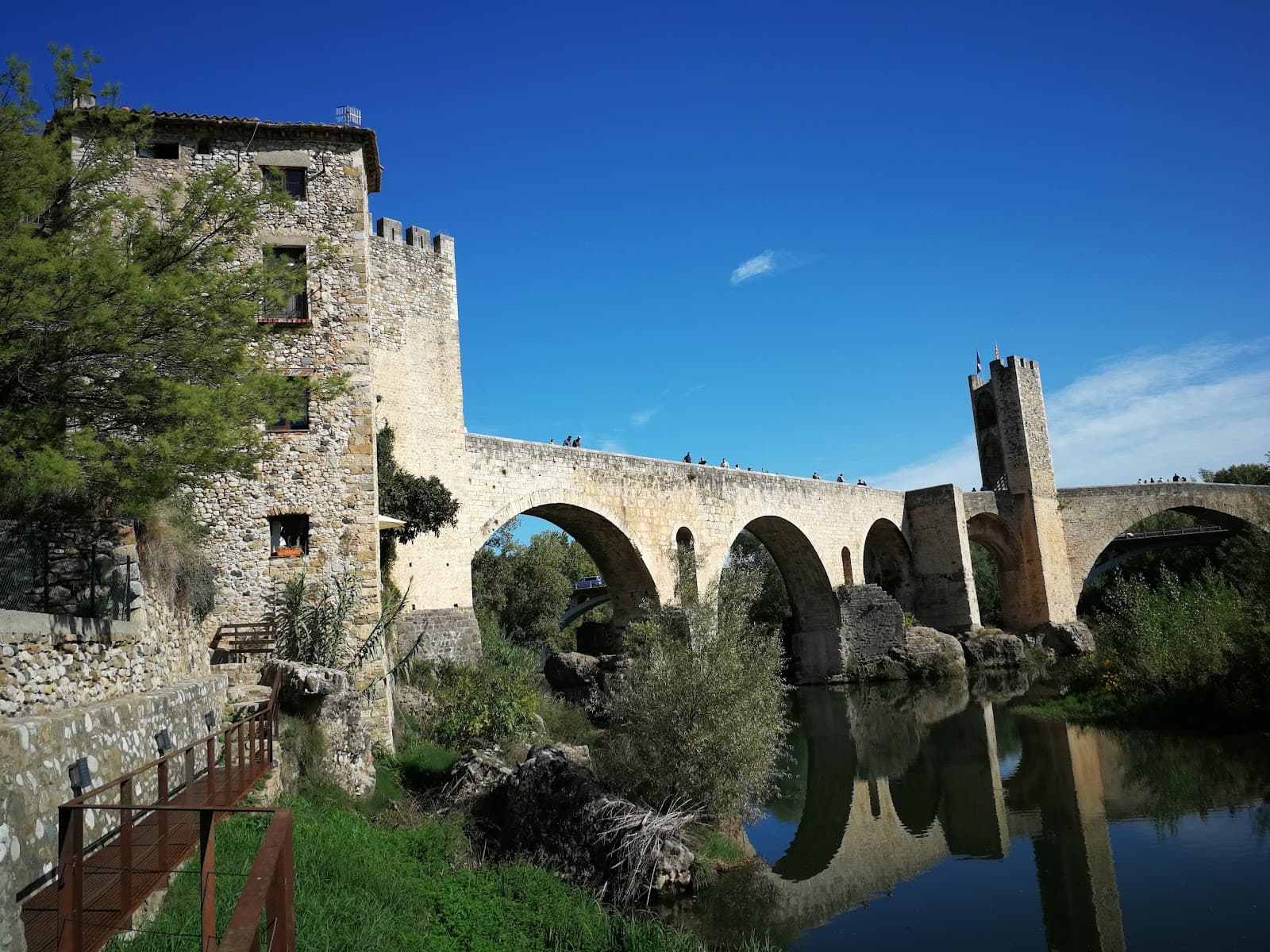 Besalú Bridge (Pont Vell) - Image 1