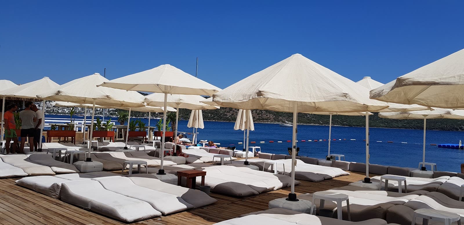 Bitez Beach - Image 1