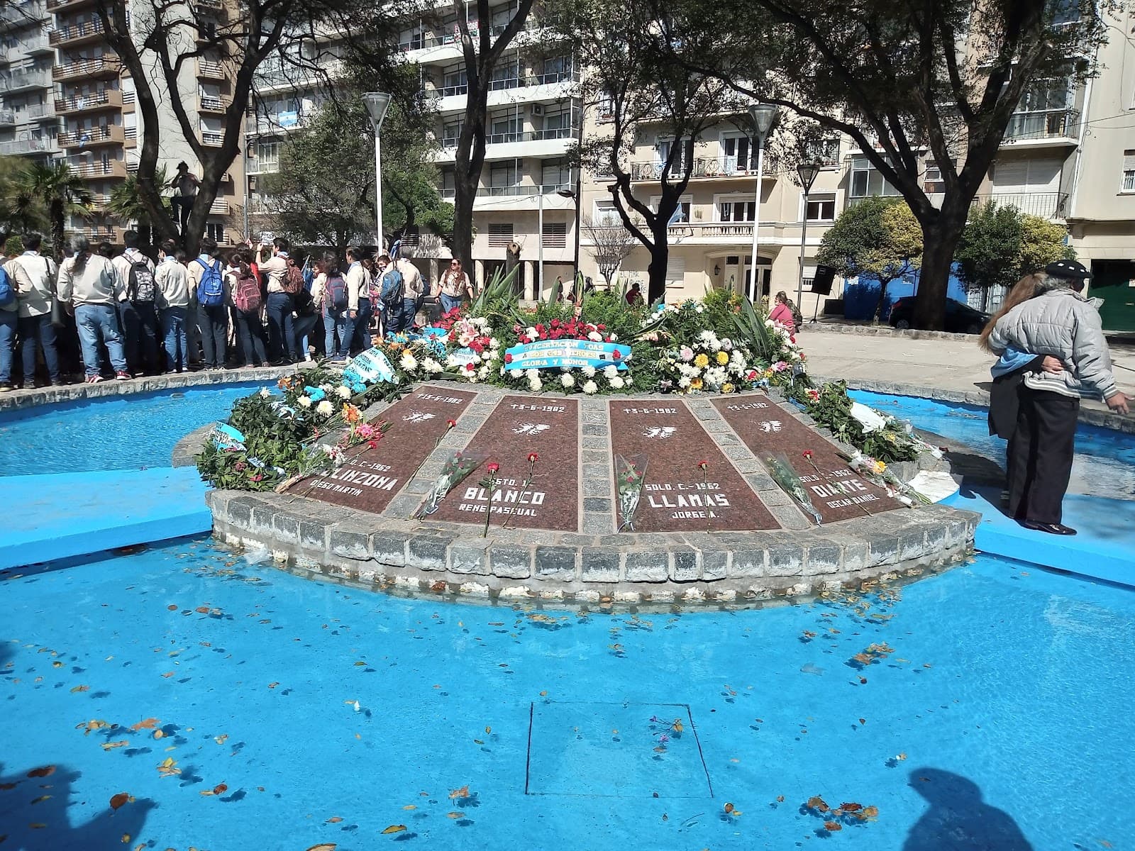 Monumento a los Caídos en Malvinas Argentina - Image 1