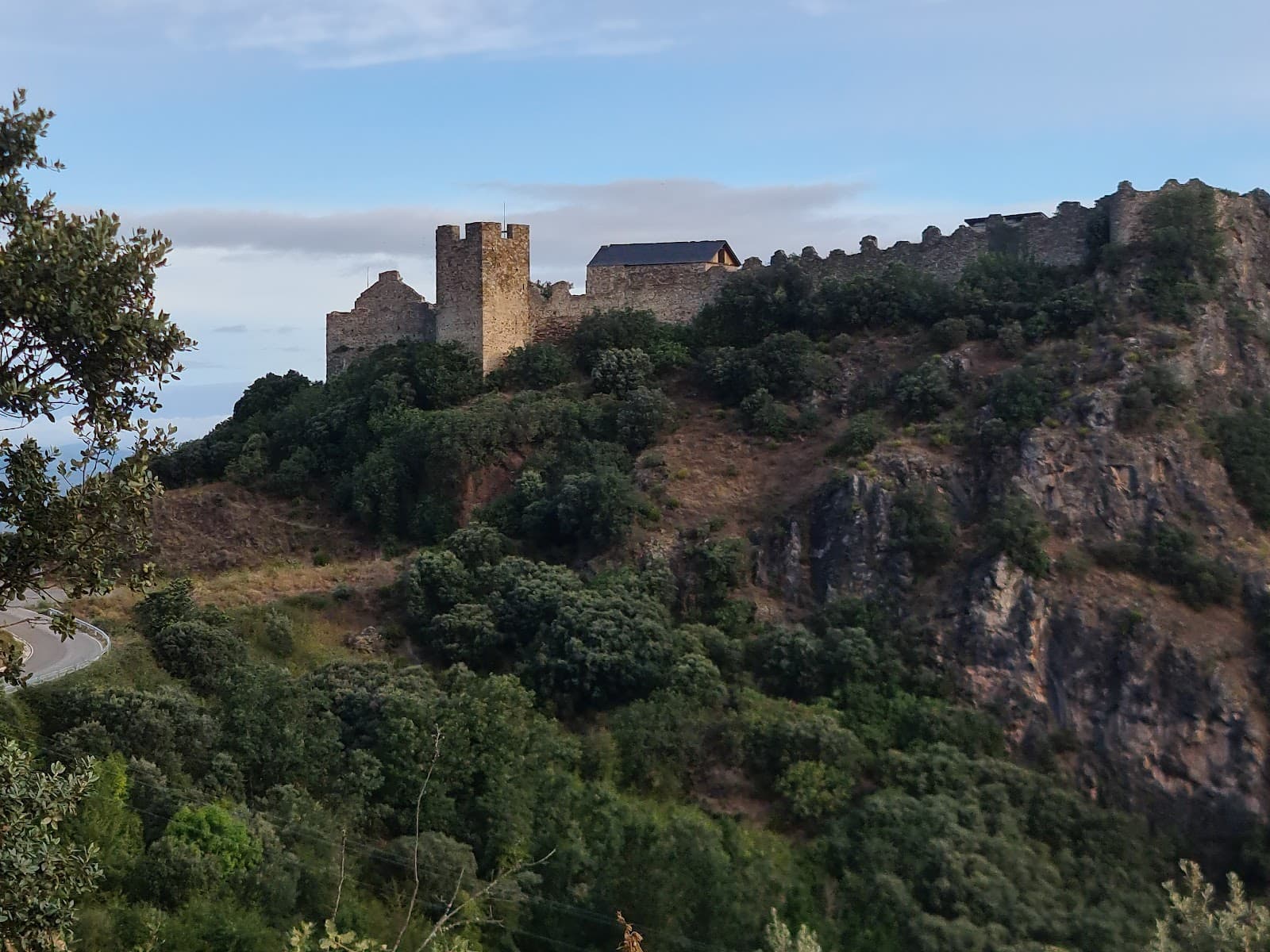 Castillo de Cornatel - Image 1