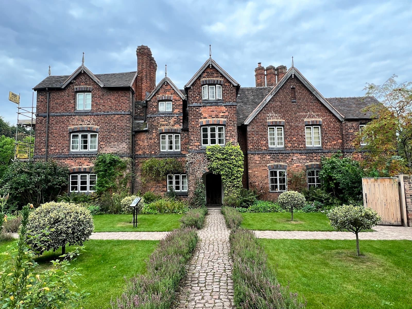 Moseley Old Hall - Image 1