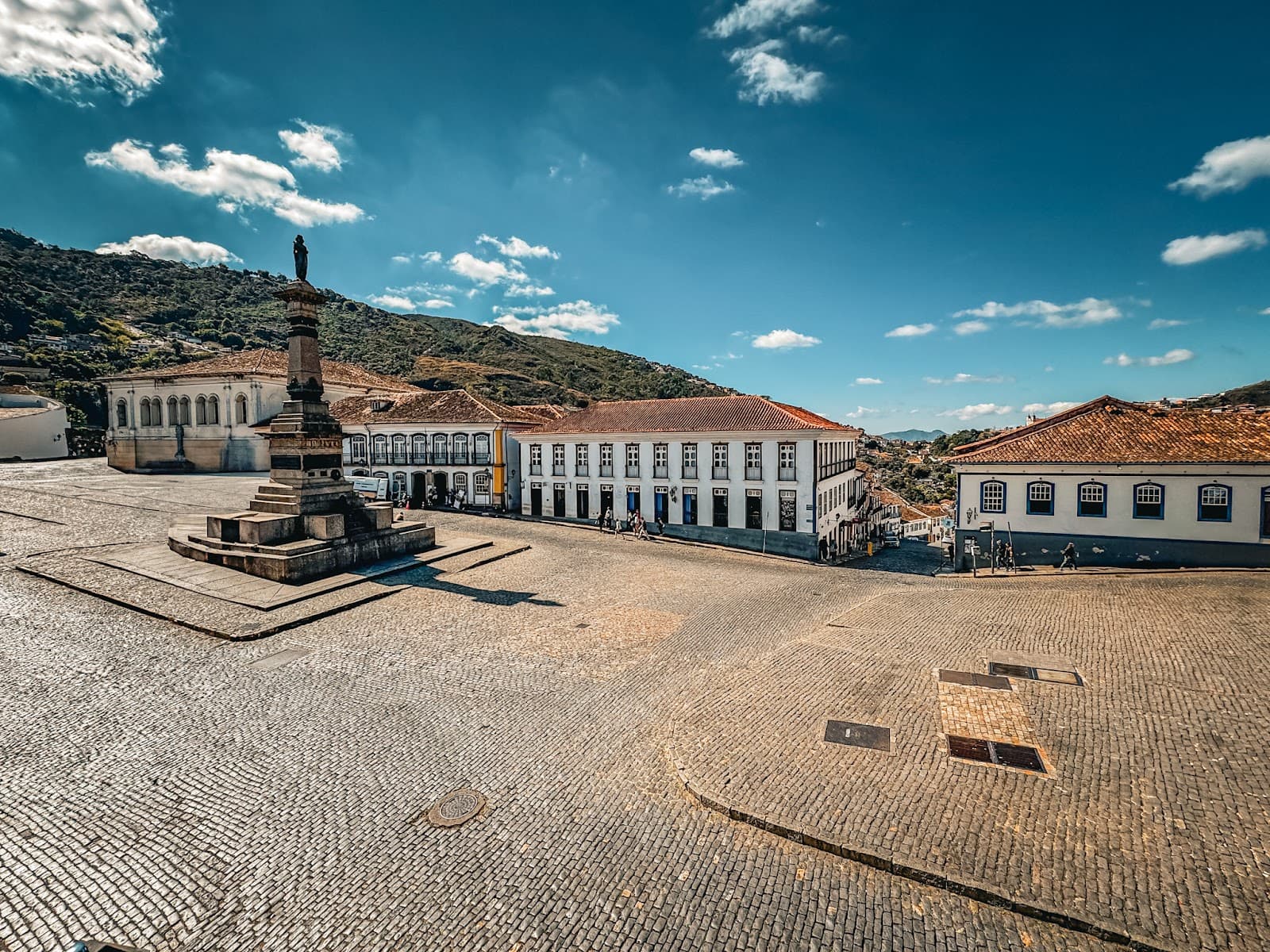 Praça Tiradentes Ouro Preto - Image 1