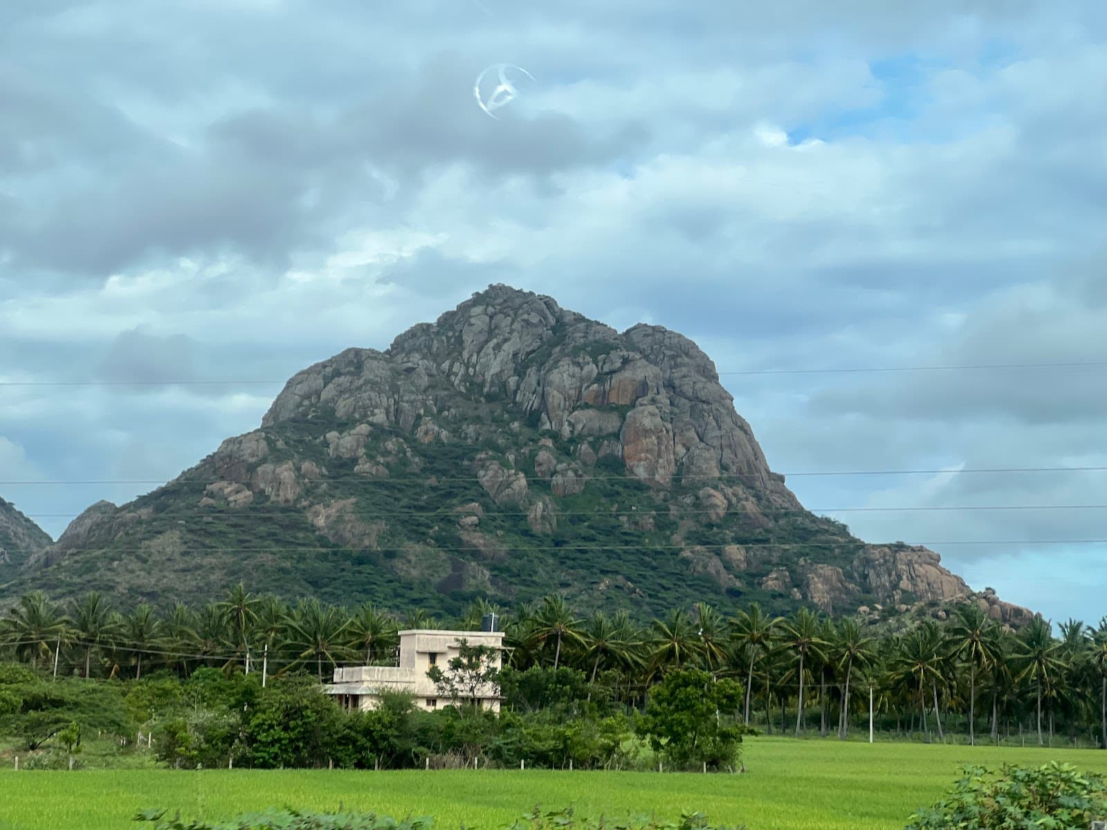 Marunthuvazh Malai - Image 1