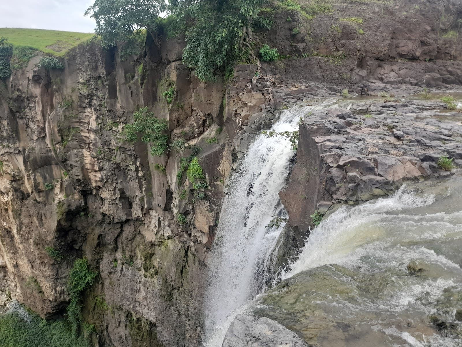 Hatyari Khoh - Image 1
