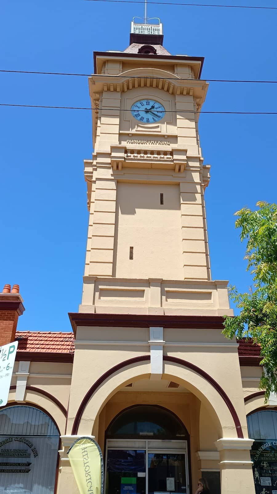 Surrounding Deakin Avenue