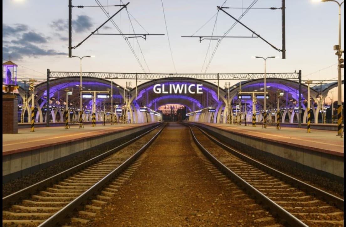 Gliwice Main Railway Station - Image 1