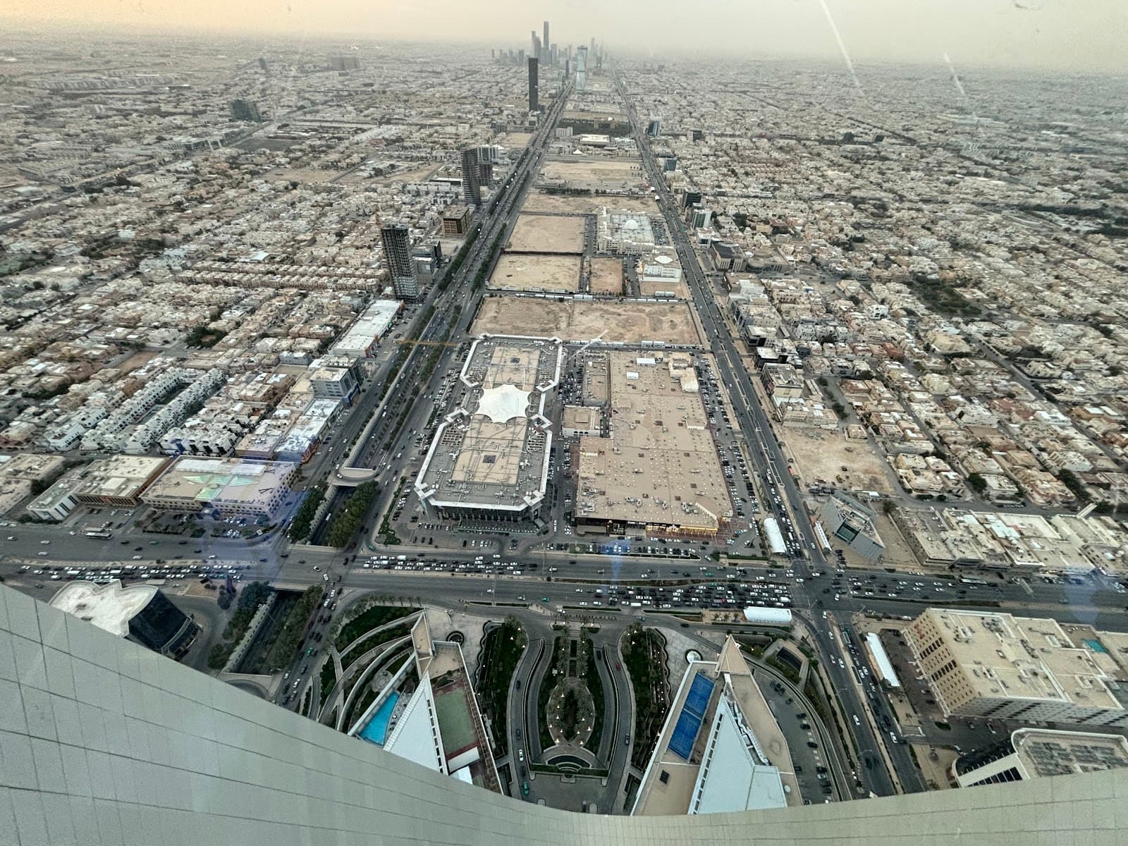 Kingdom Centre Tower Sky Bridge - Image 1