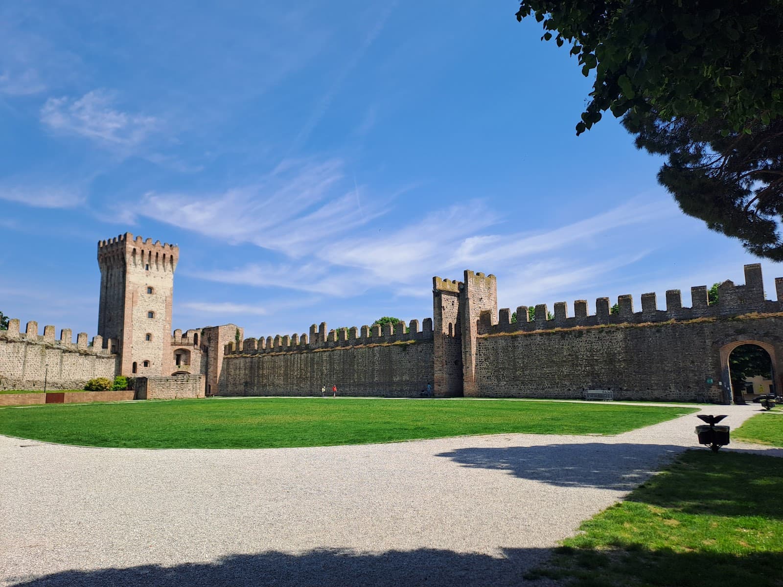 Este Castle (Castello Carrarese) - Image 1