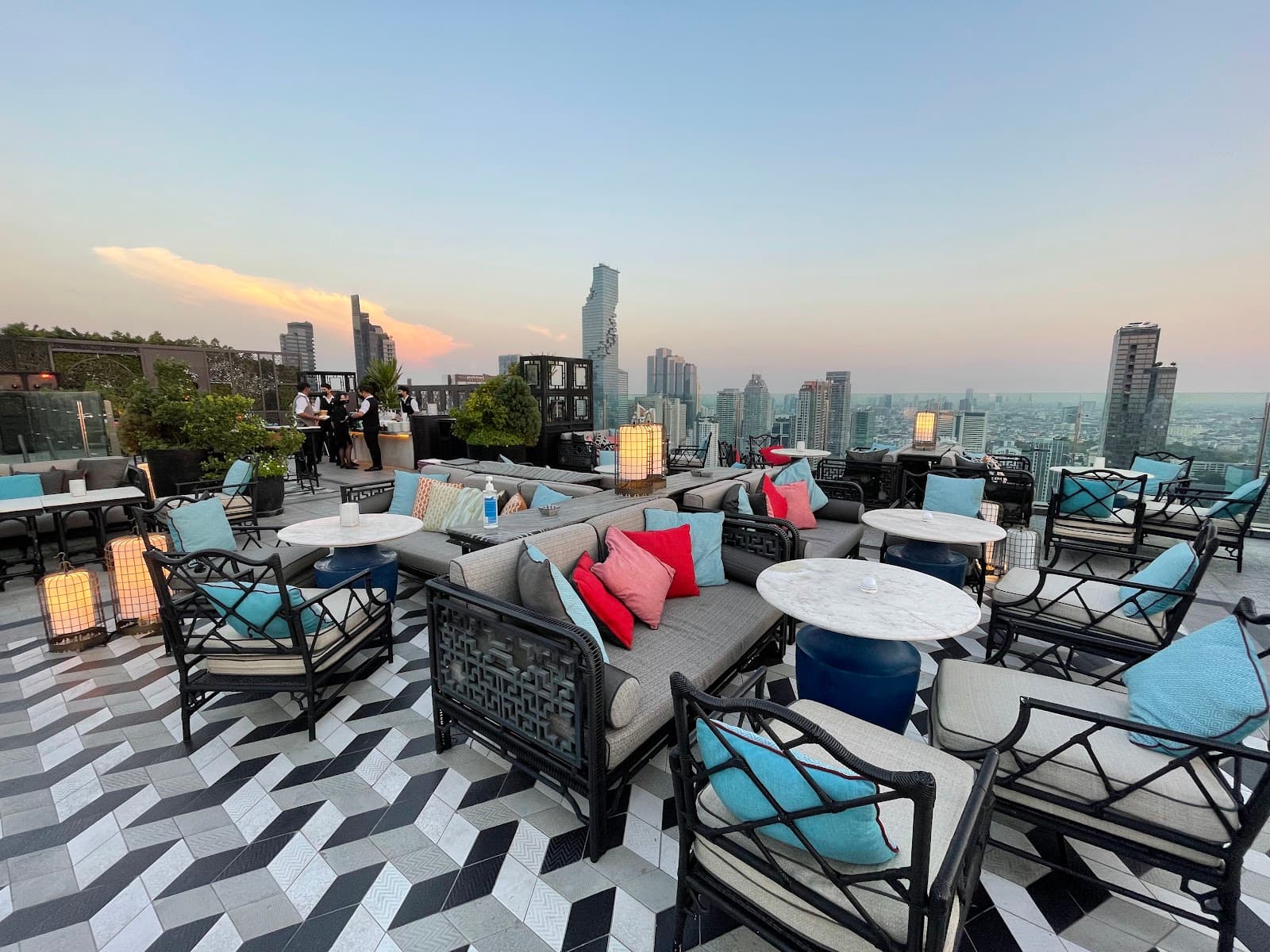 Yao Rooftop Bar - Image 1