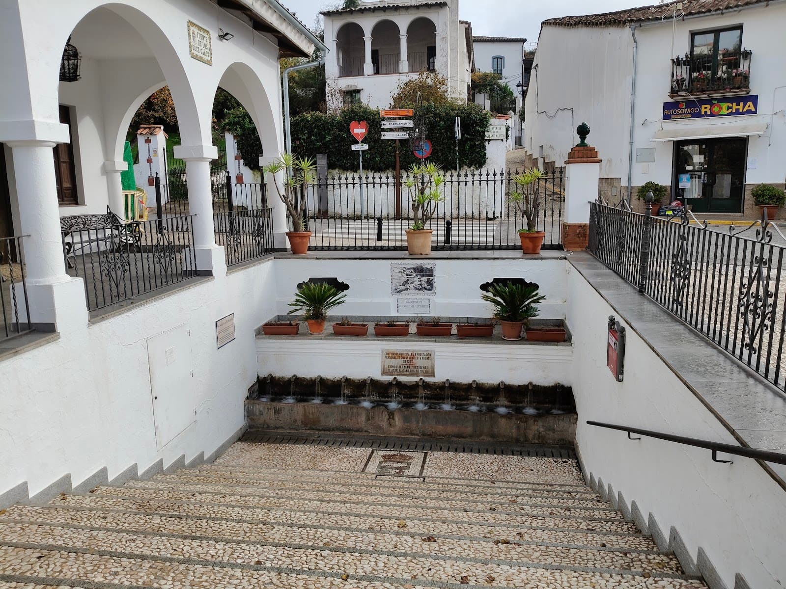 Fuente de los Doce Caños Fuenteheridos - Image 1