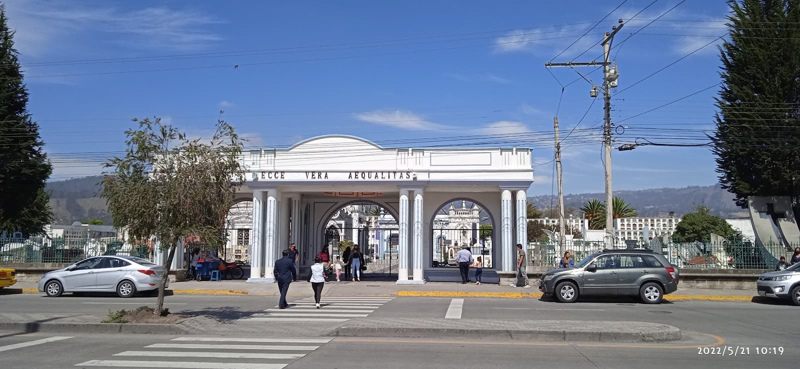 Cementerio Patrimonial de Riobamba - Image 1