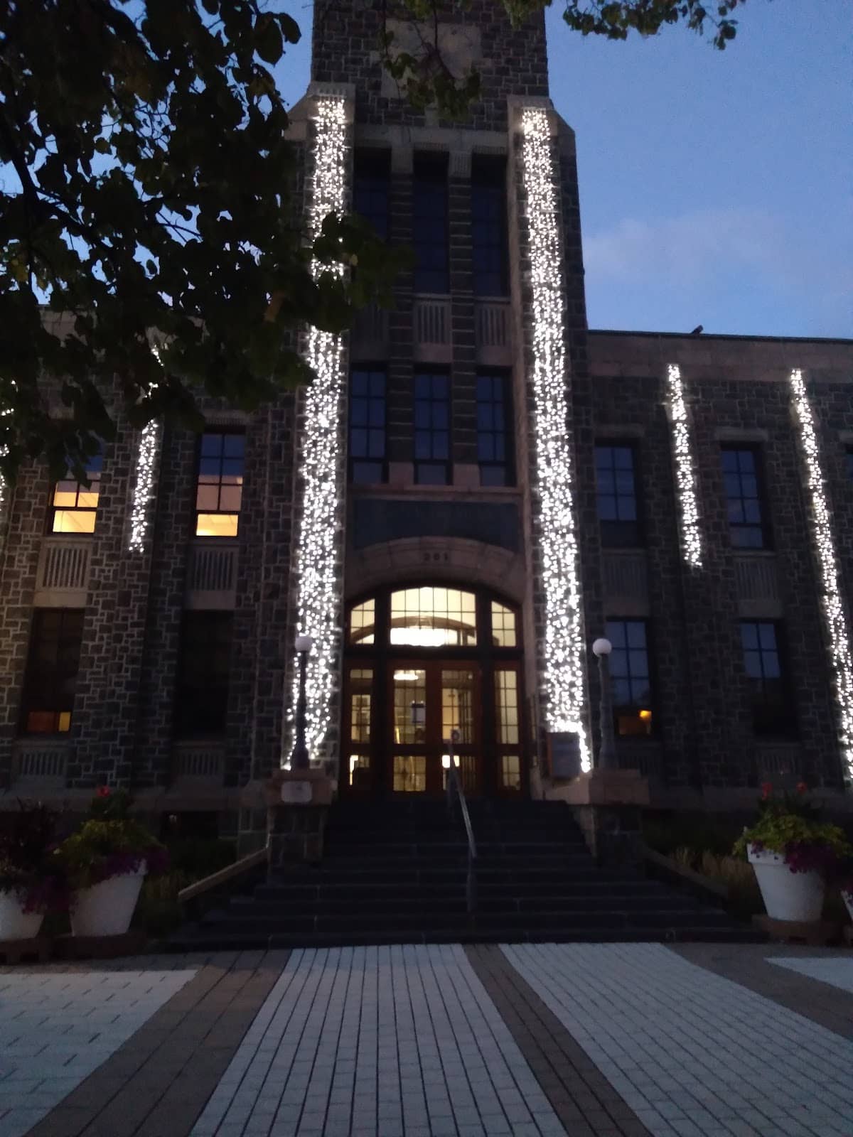 Vibrant Local Atmosphere