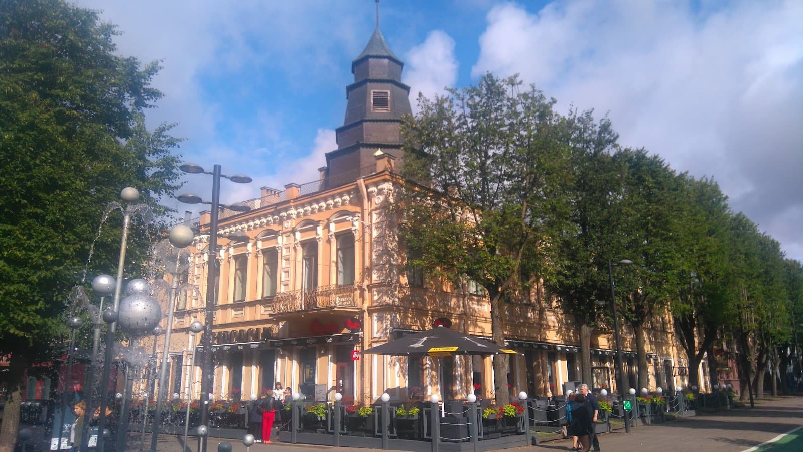 Hotel Metropolis - Image 1