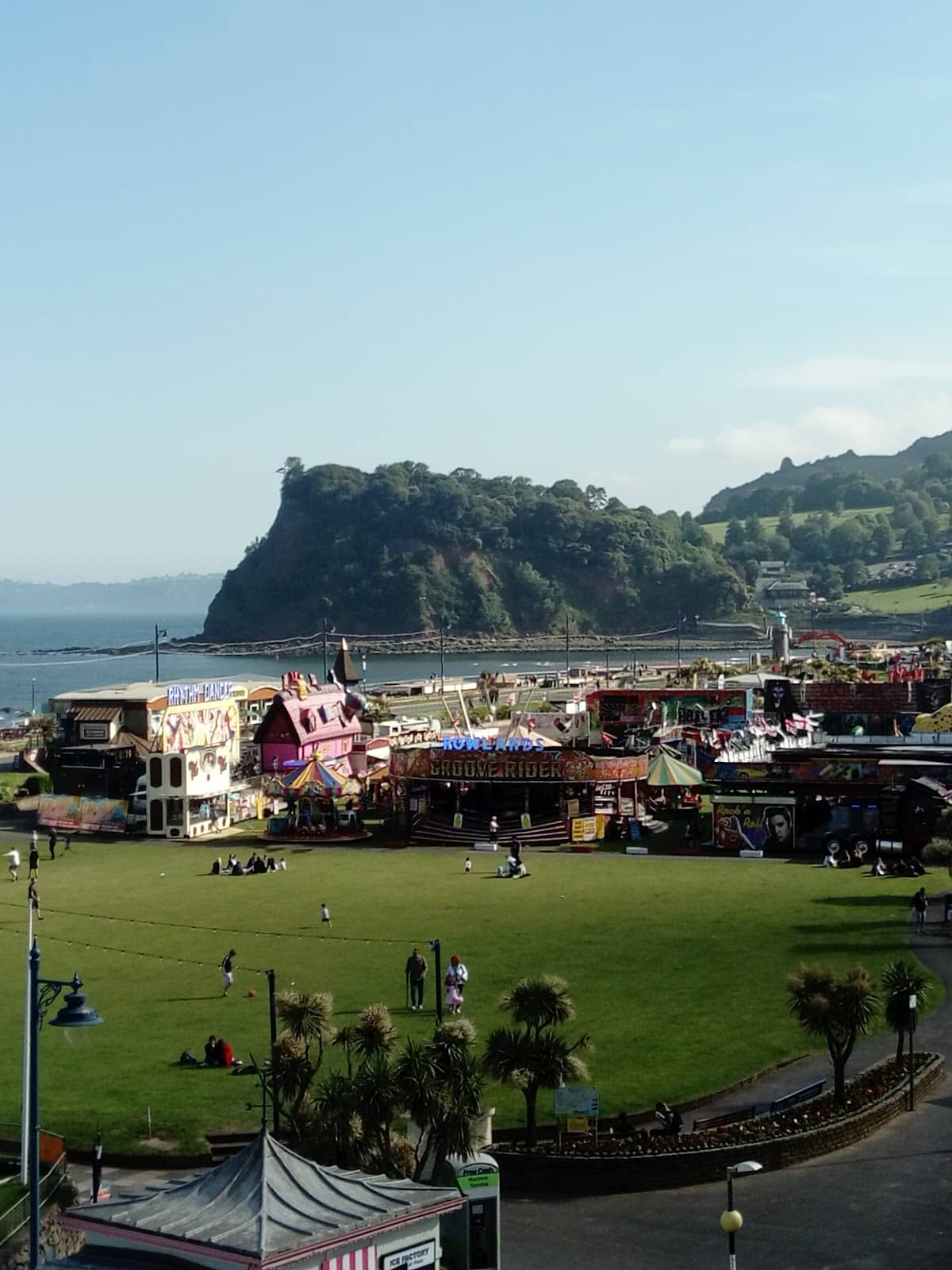 Local Cafes and Eateries