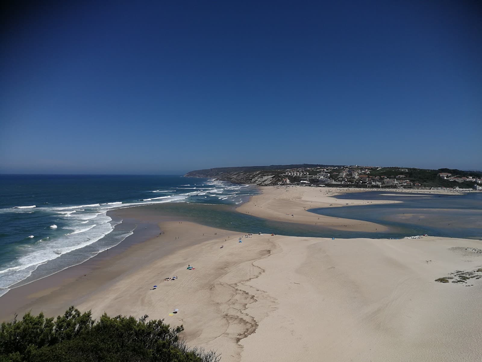 Bom Sucesso Beach - Image 1