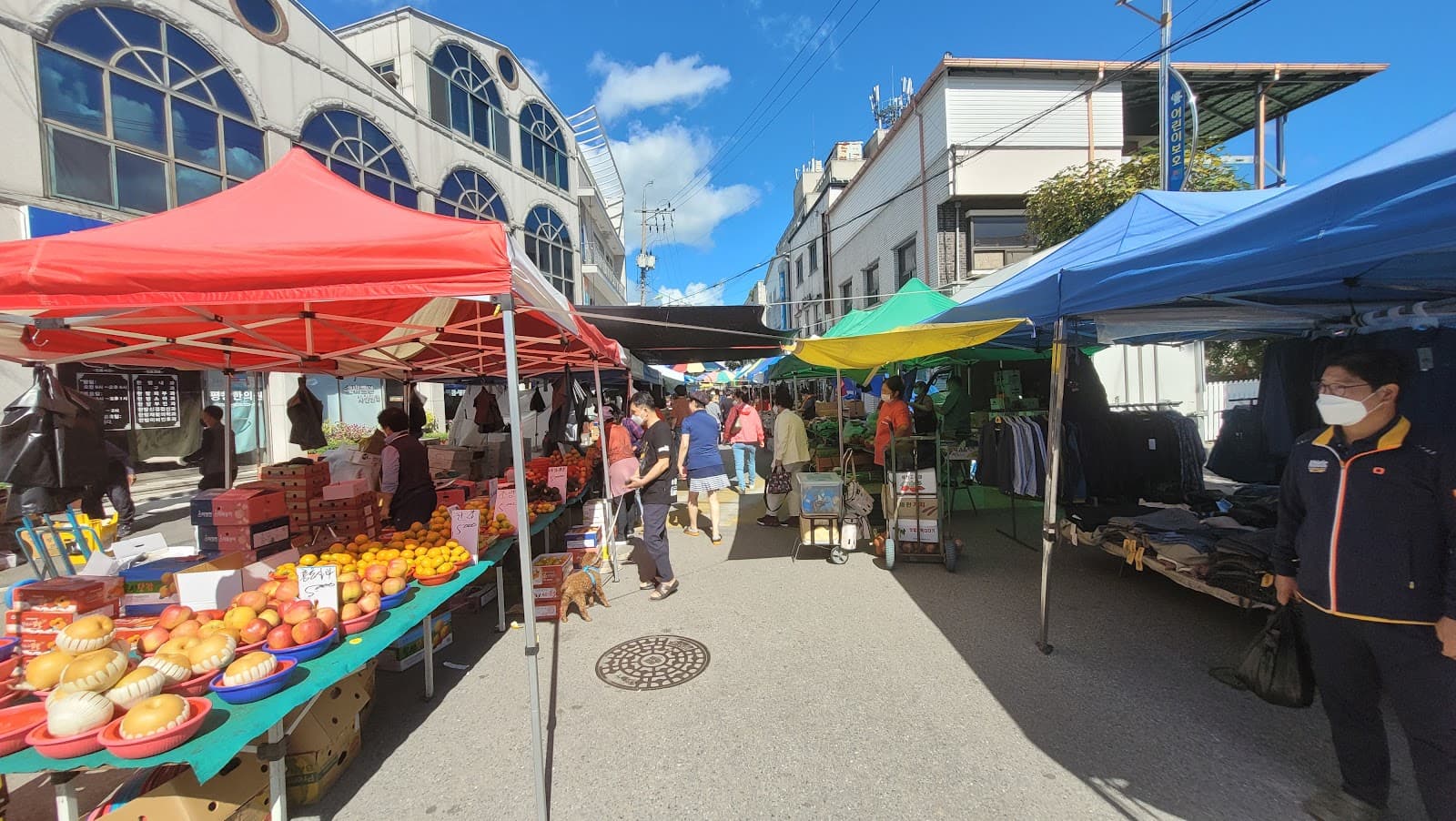 Hoenggye Traditional Market - Image 1