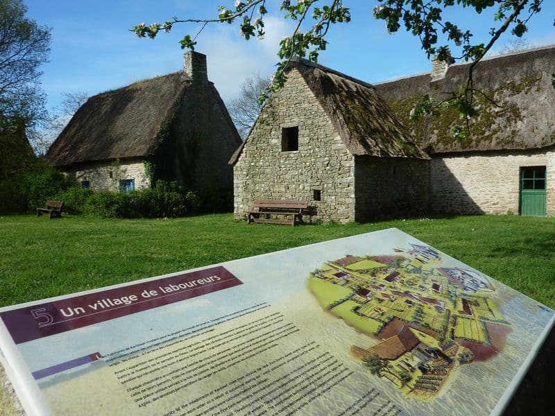 Kerhinet Thatched Village - Image 1