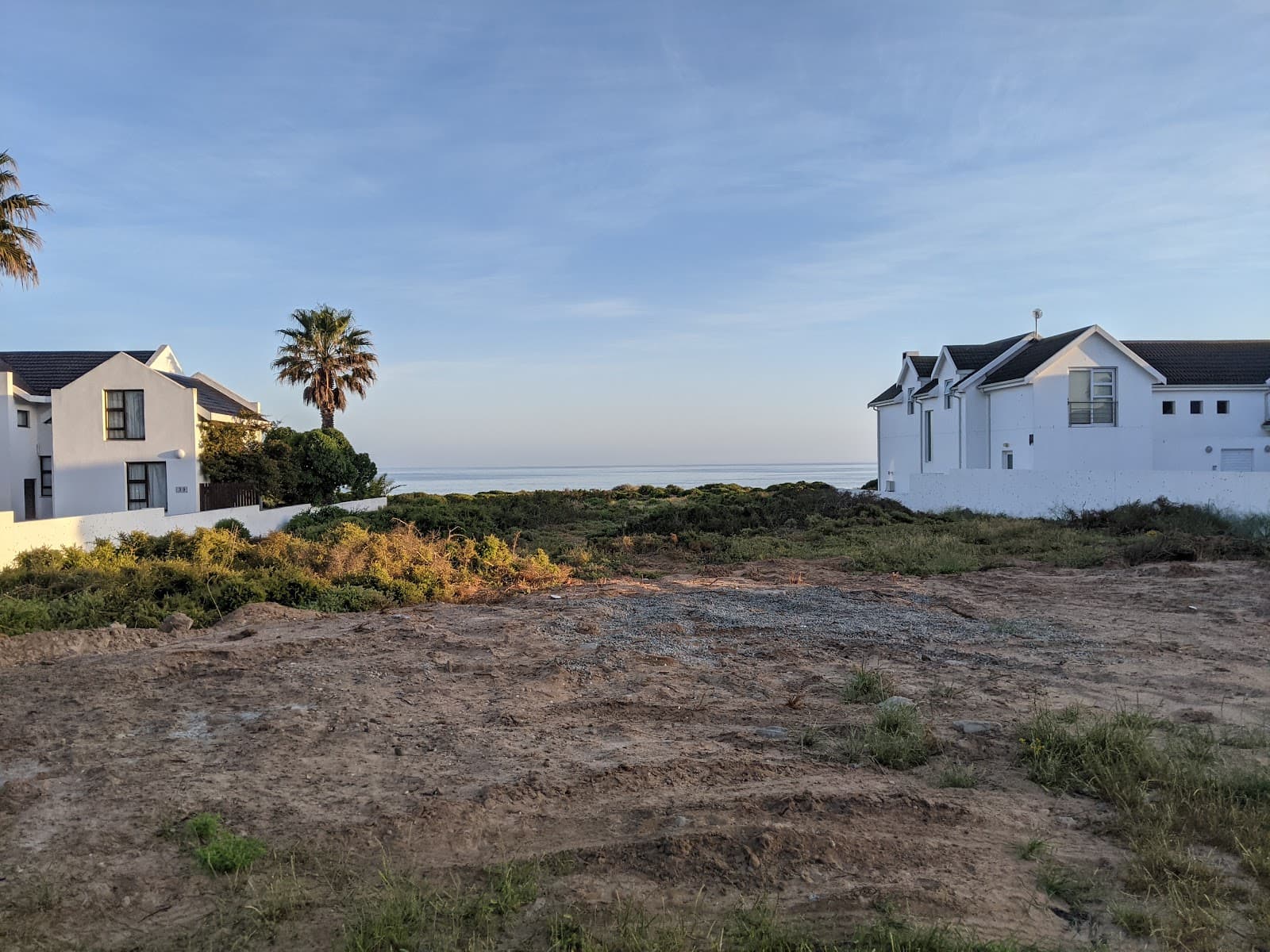 Britannia Bay Beach - Image 1