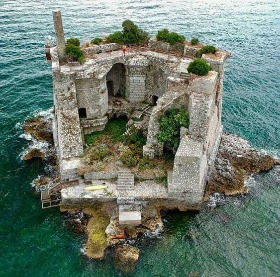 Scola Tower (Torre Scola) - Image 1