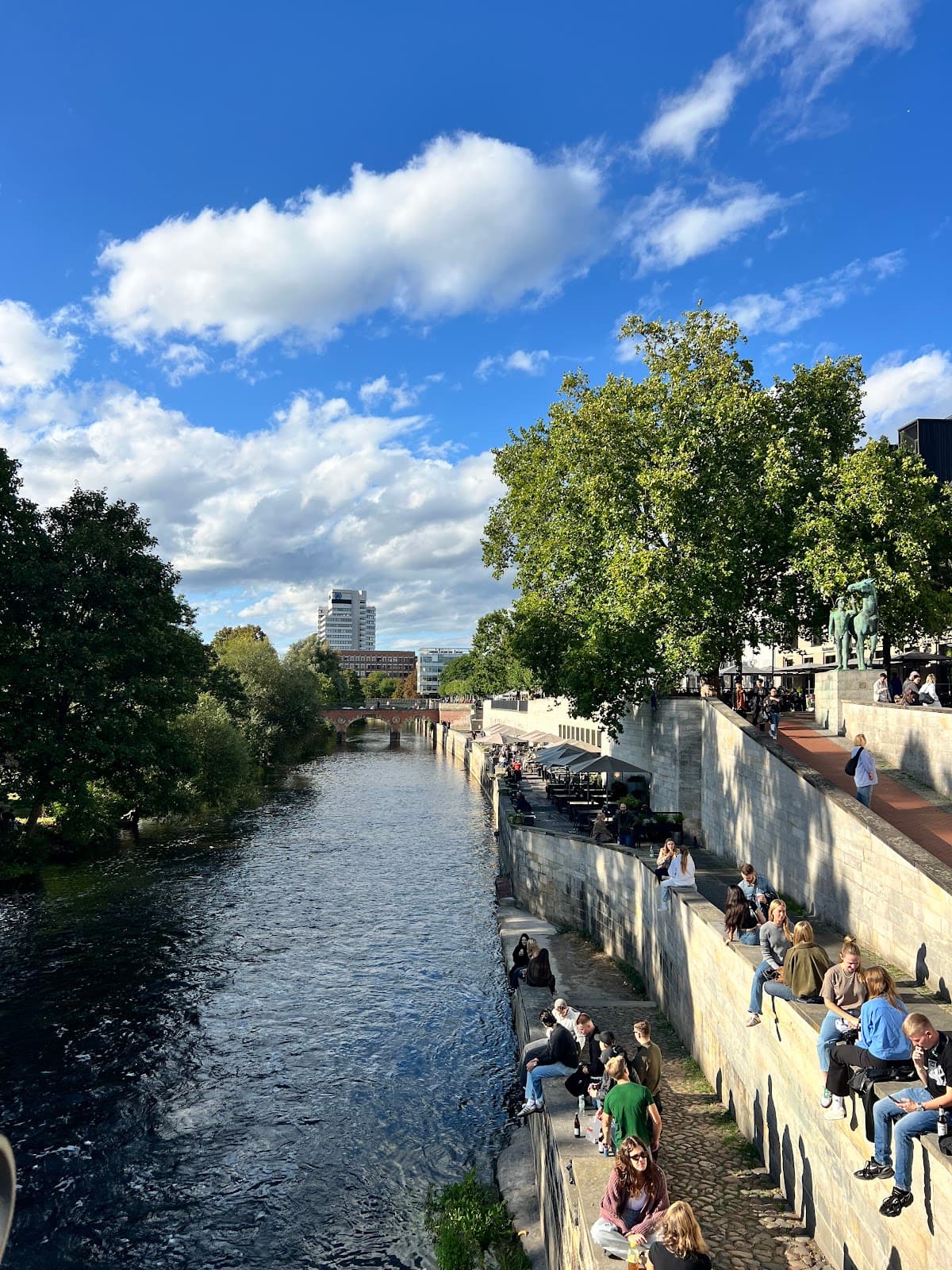 Hohes Ufer Leine Promenade - Image 1