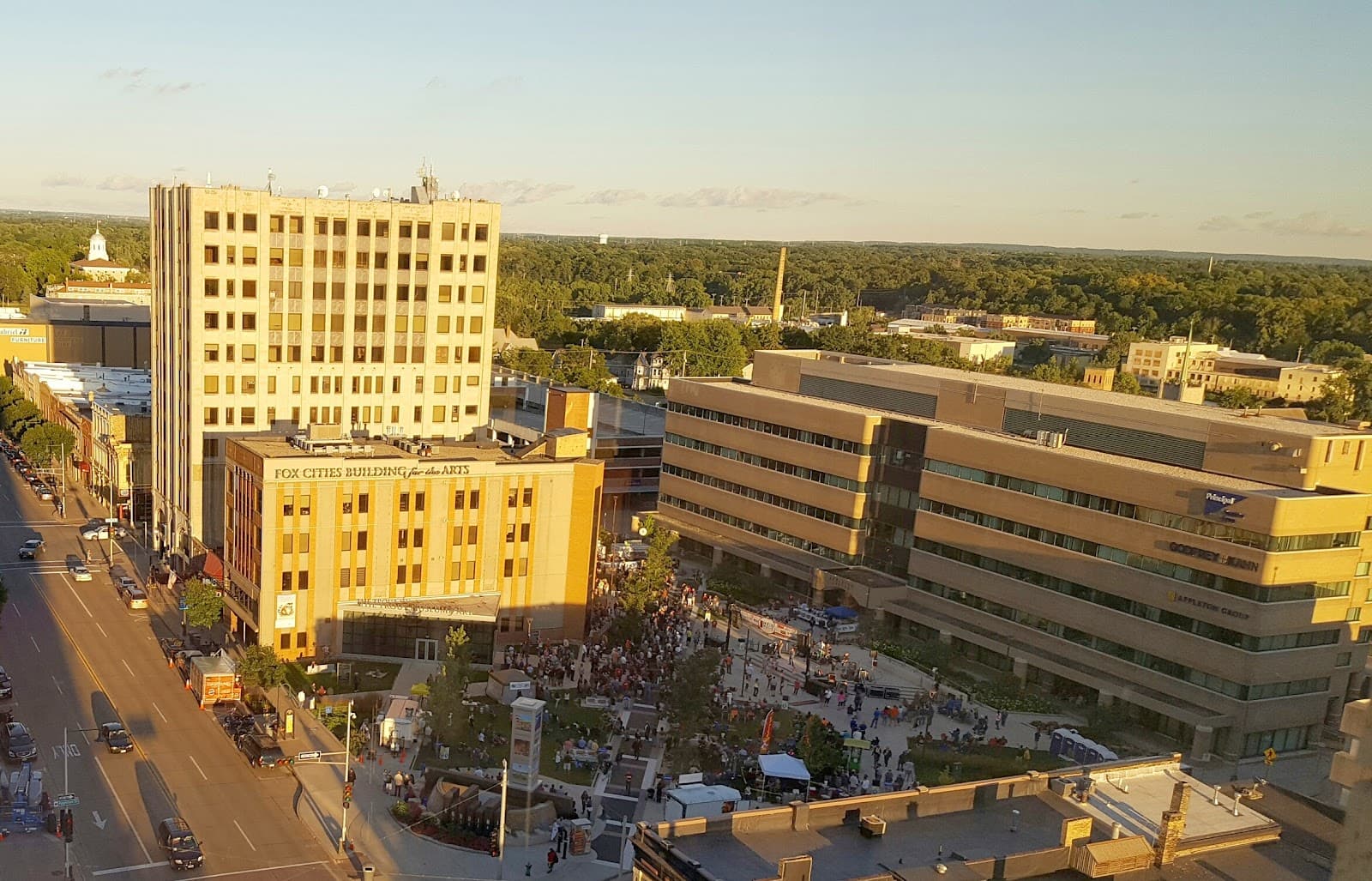 Houdini Plaza - Image 1