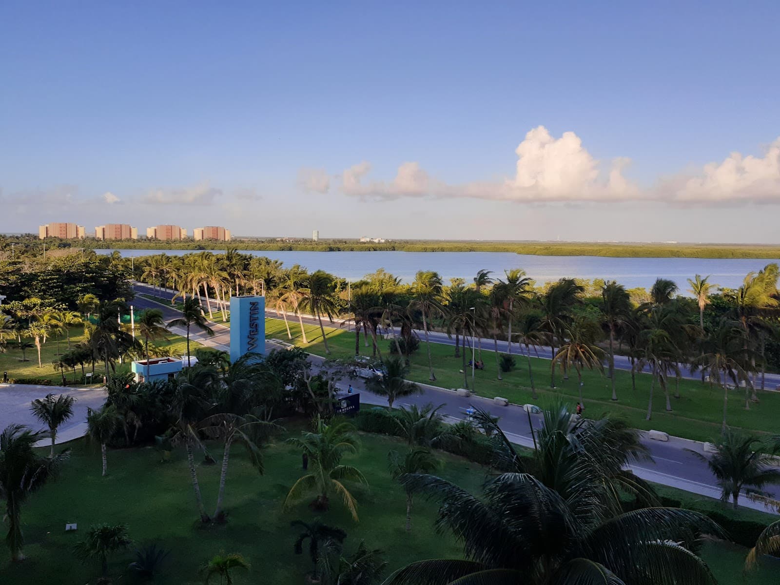 Nichupté Lagoon Cancún - Image 1