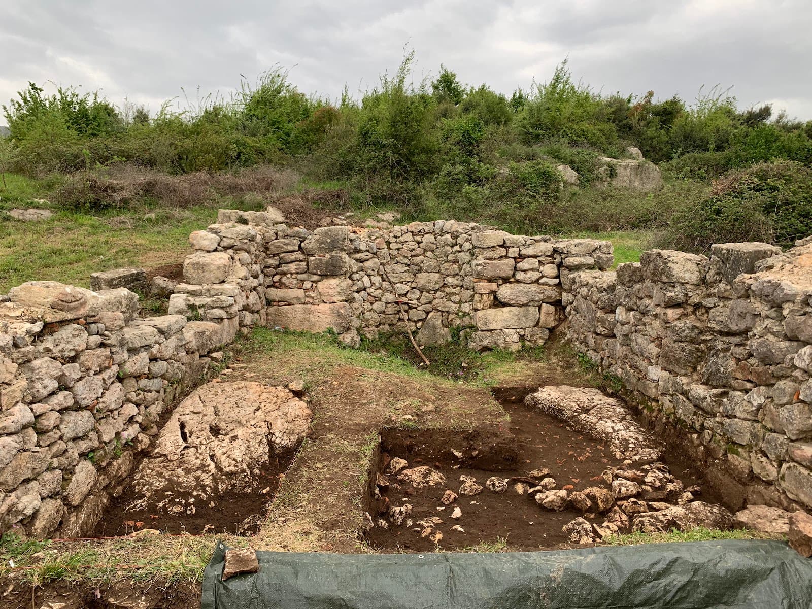 Zgërdhesh Archaeological Site - Image 1