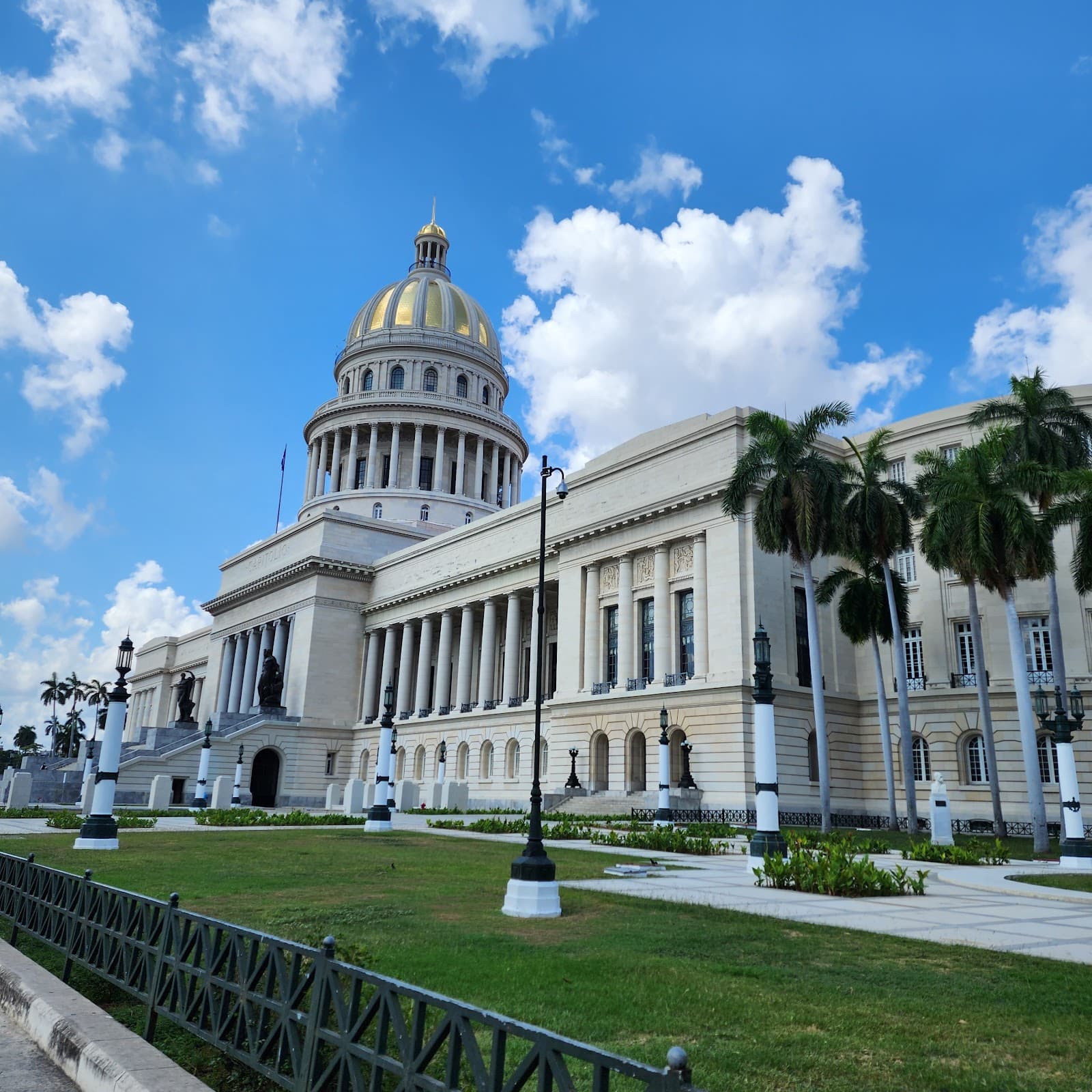 El Capitolio Havana - Image 1