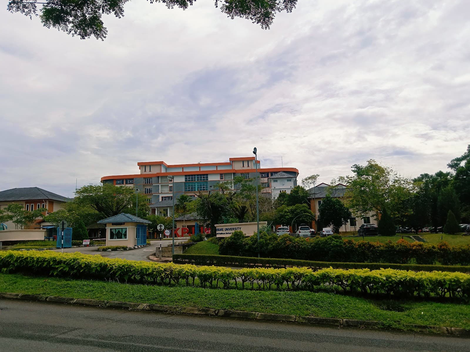 KPJ Healthcare University Kuala Lumpur - Image 1