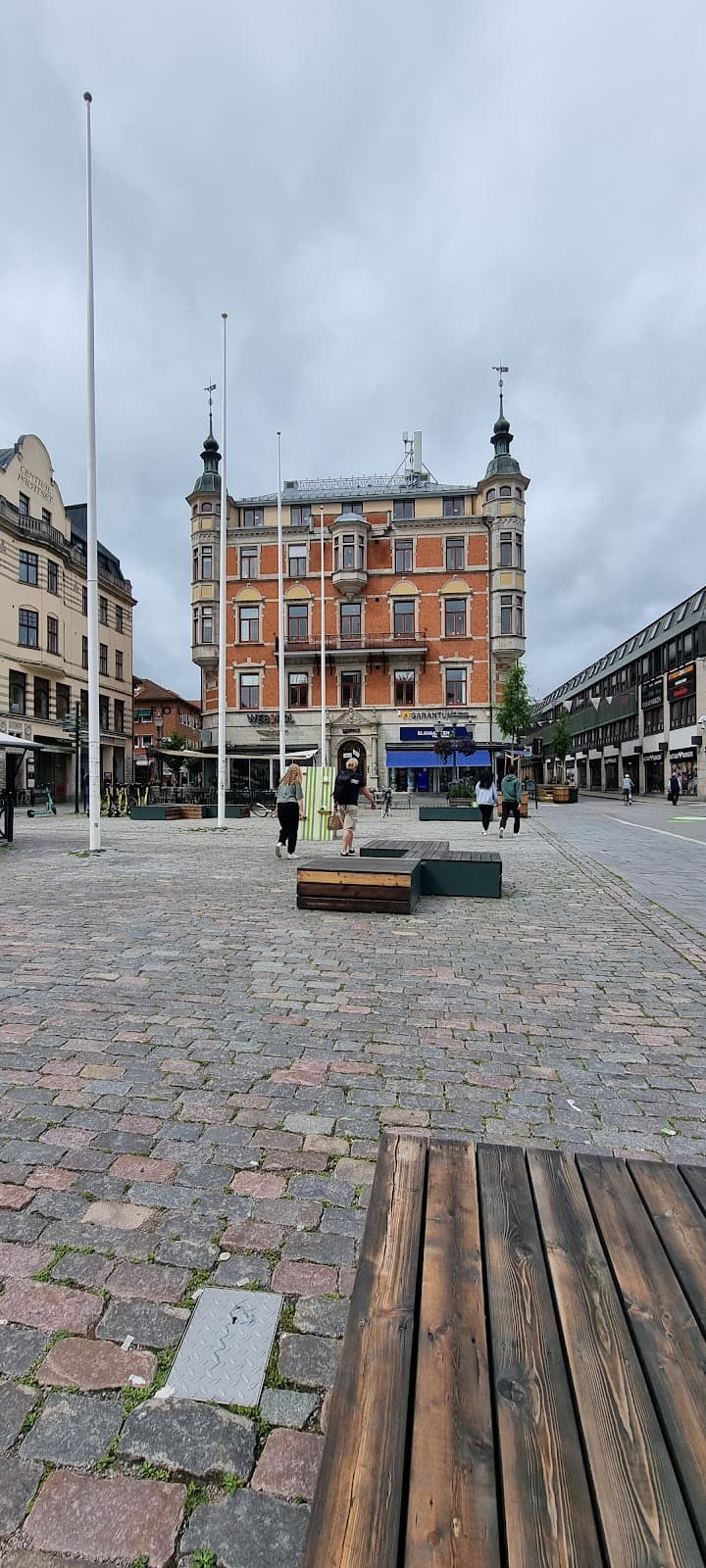 Passagen Art Hall - Image 1