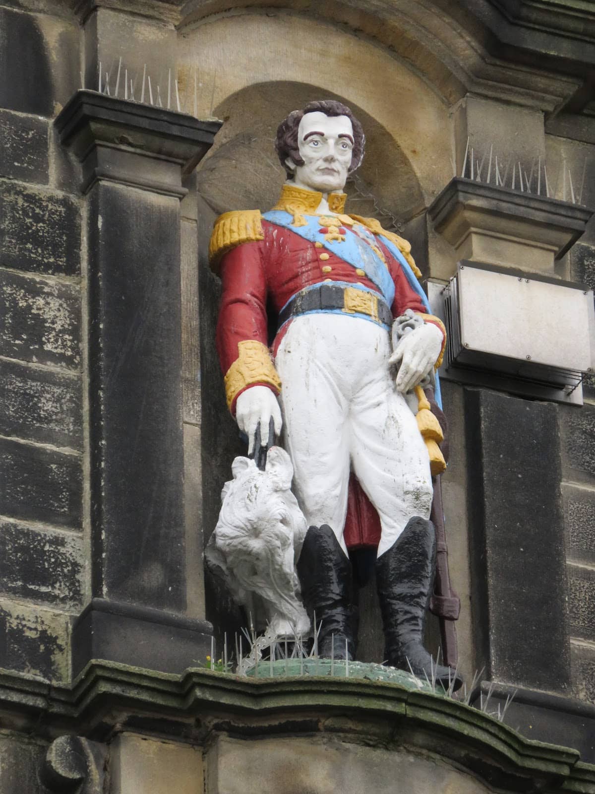 Independent Boutiques & Cafes