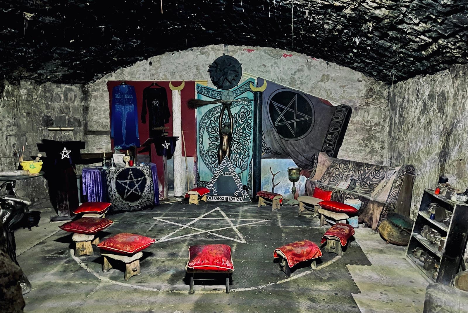 Edinburgh Vaults - Image 1