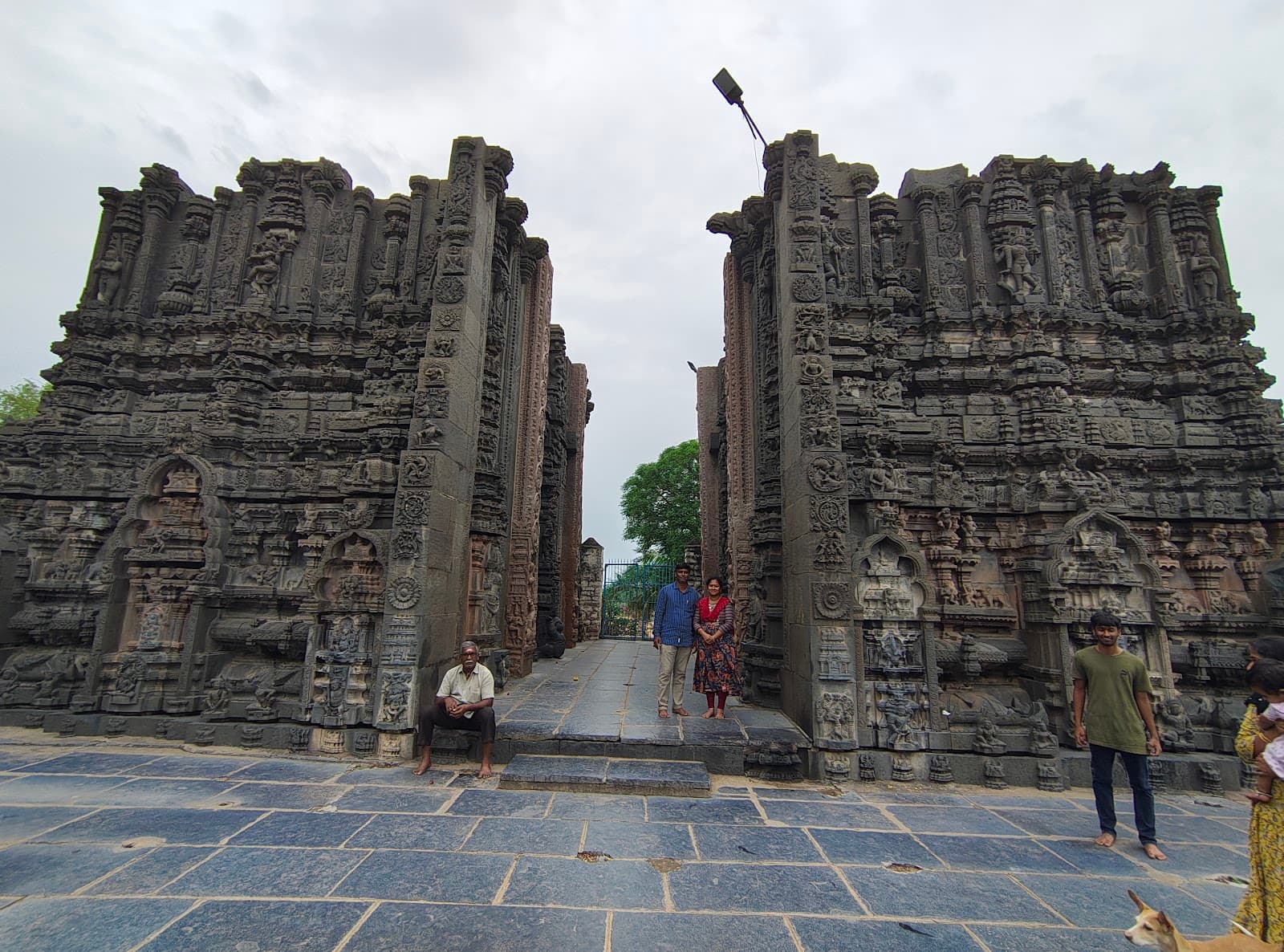 Bugga Ramalingeswara Temple, Tadipatri - Image 1