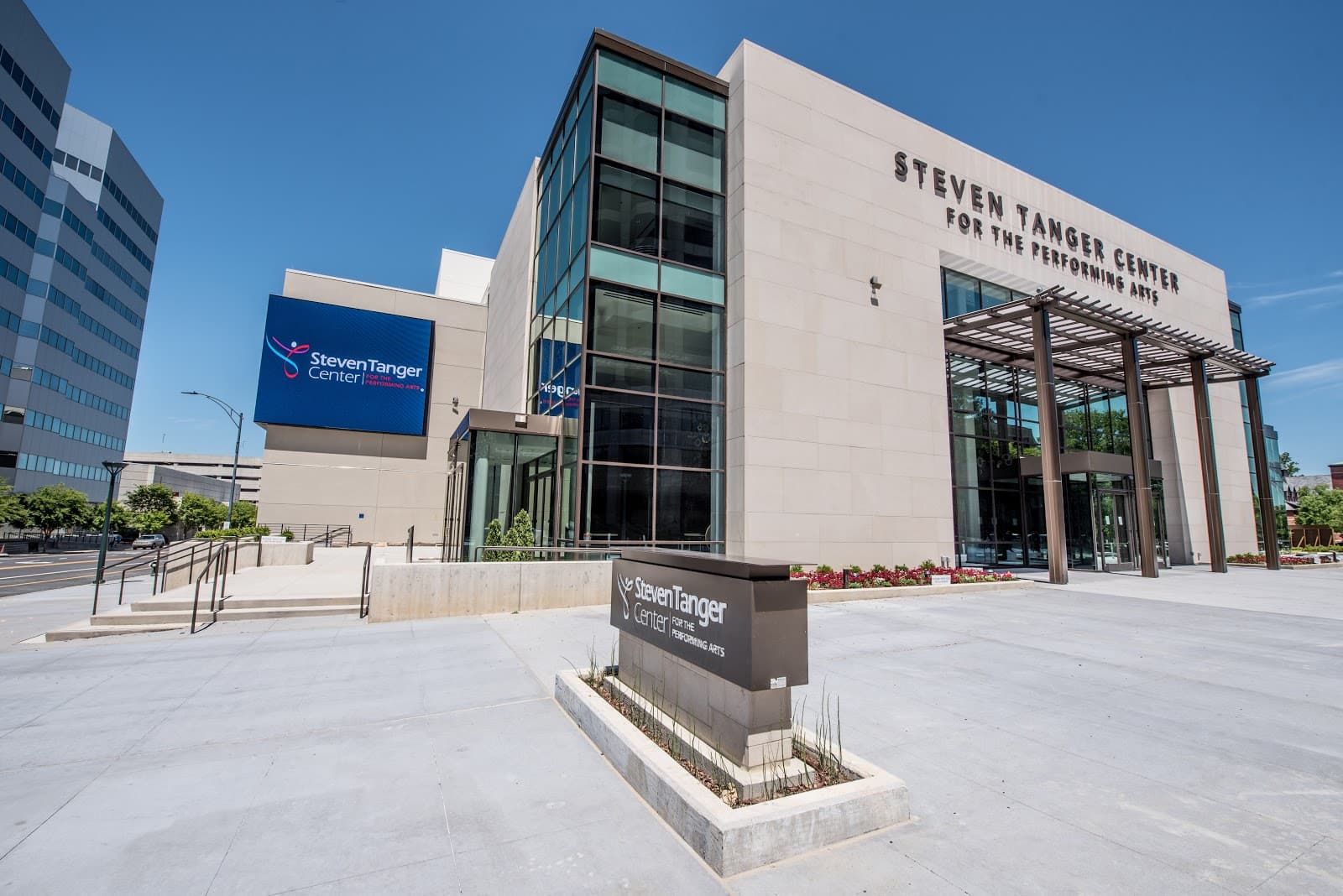 Steven Tanger Center Greensboro - Image 1