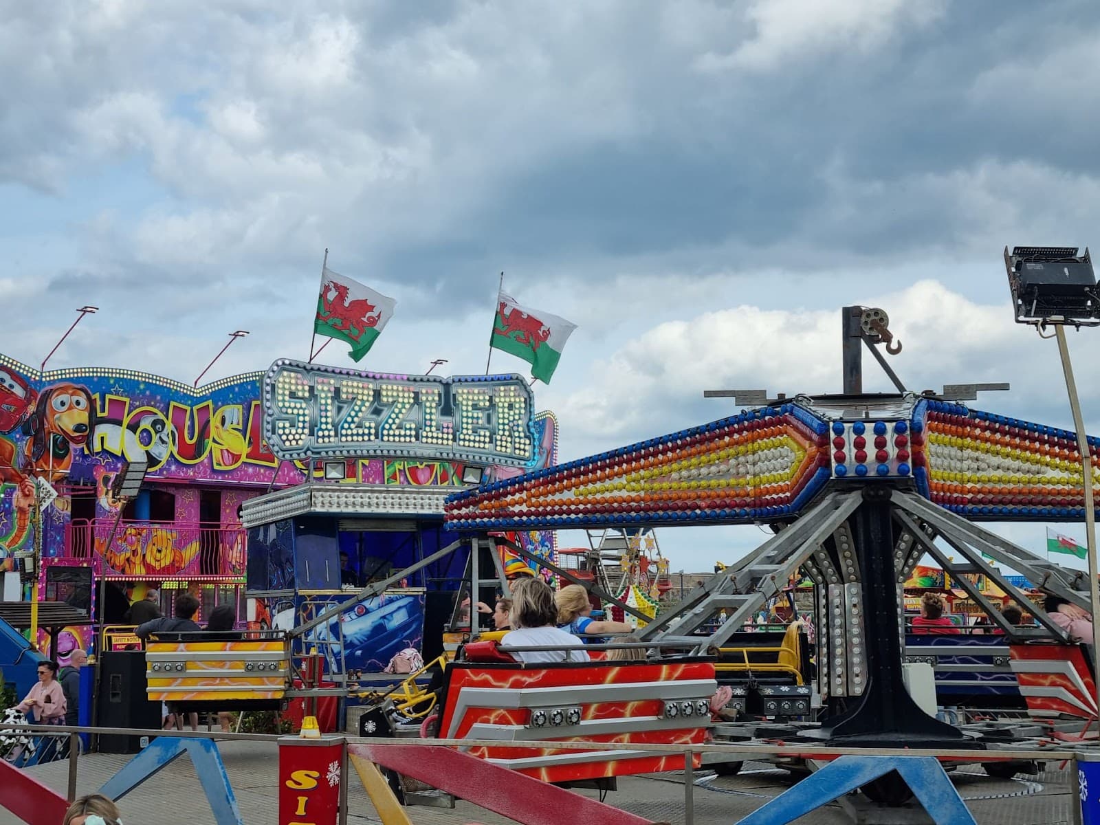 Knightly's Fun Park - Image 1