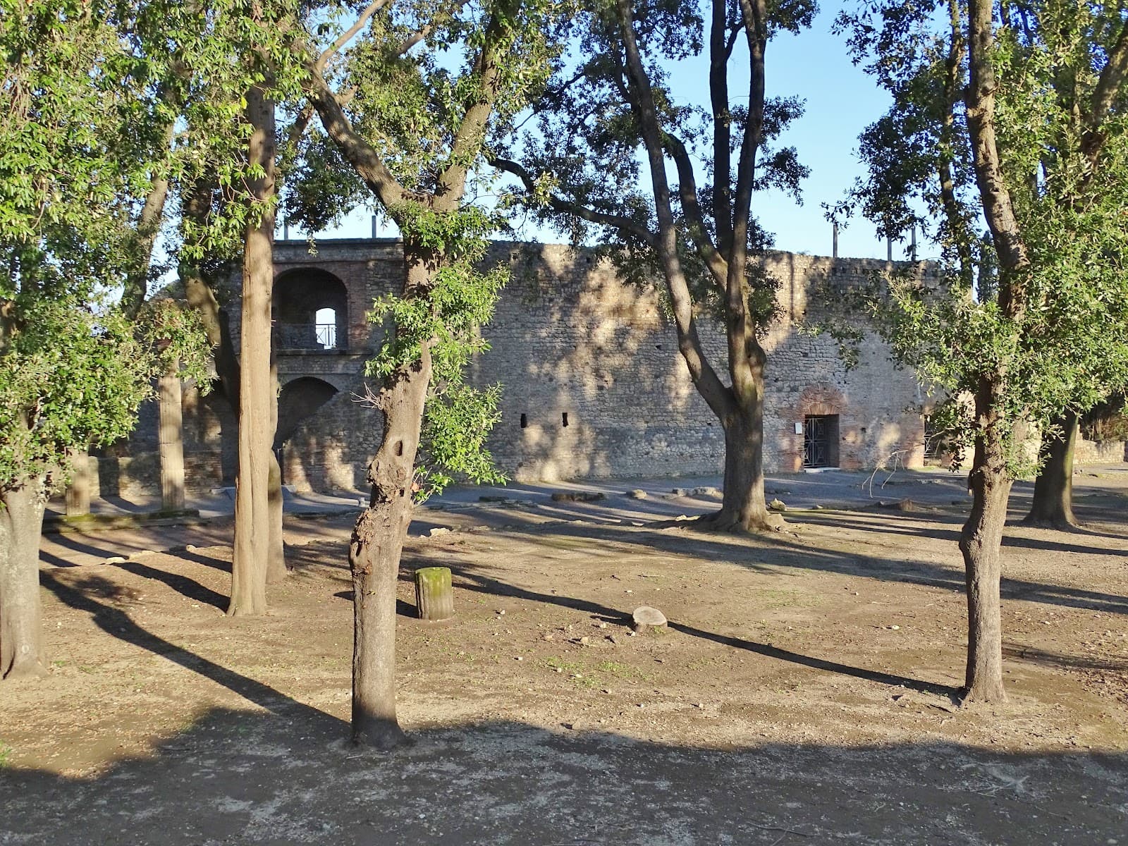 Triangular Forum - Image 1