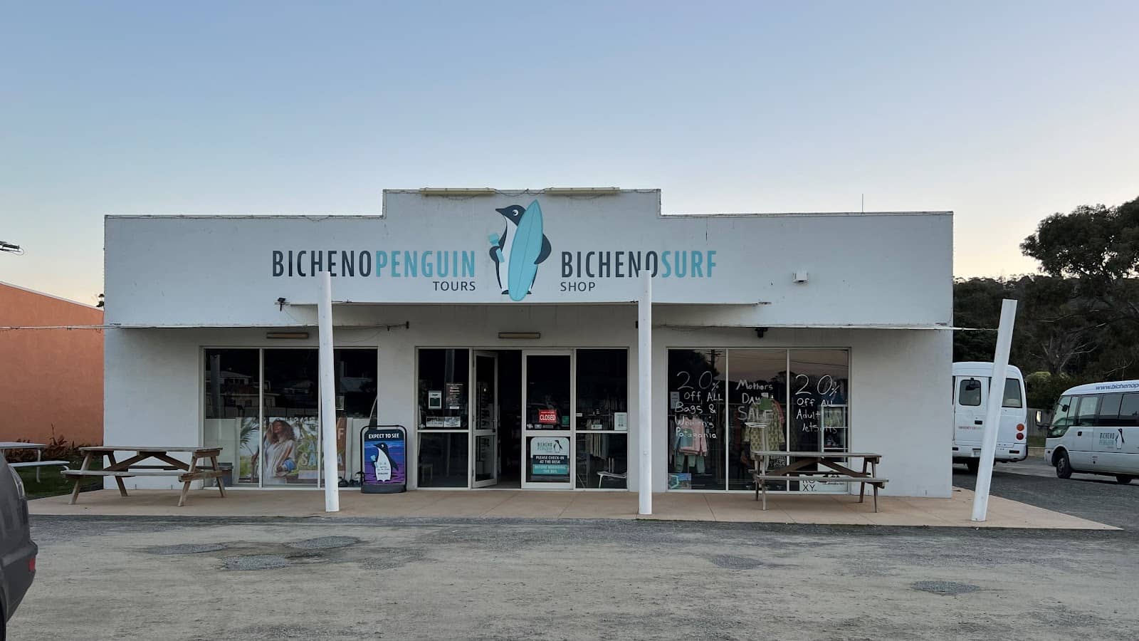 Close-Up Wildlife Viewing