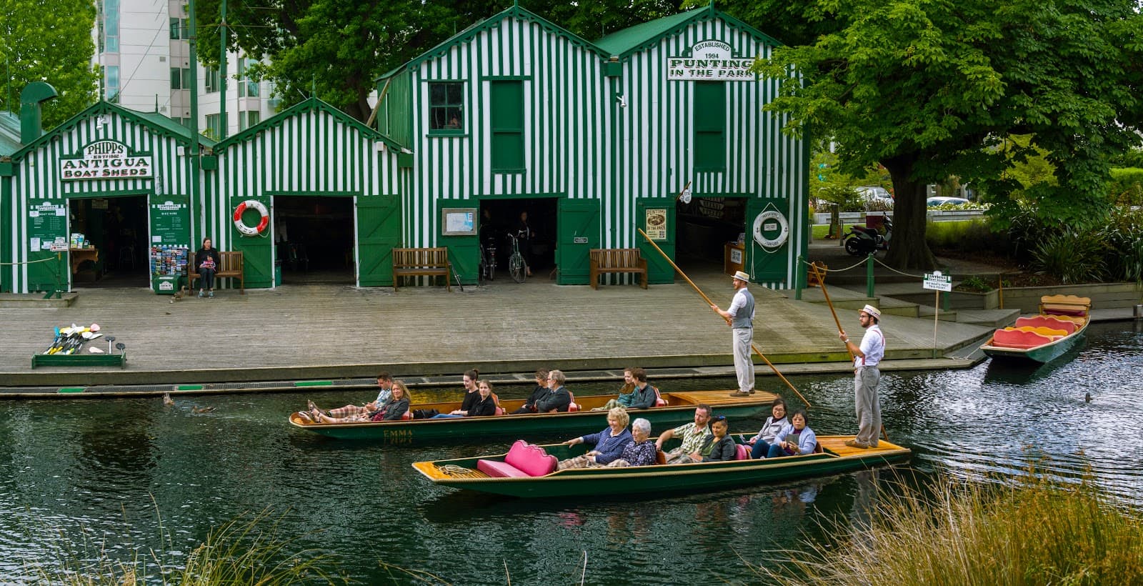 Punting on the Avon Stratford-upon-Avon - Image 1