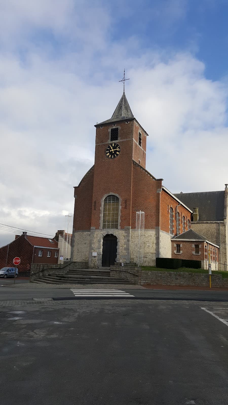 Ophain-Bois-Seigneur-Isaac (village) - Image 1