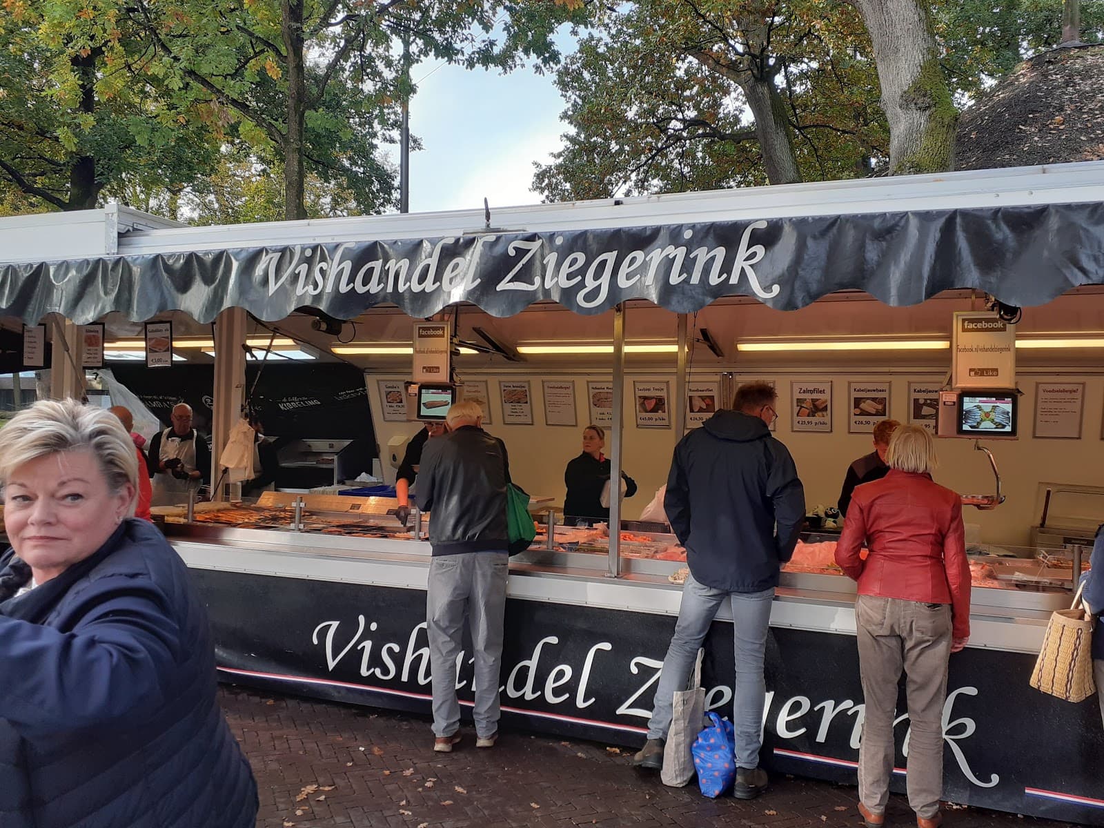 Emmen Weekly Market - Image 1