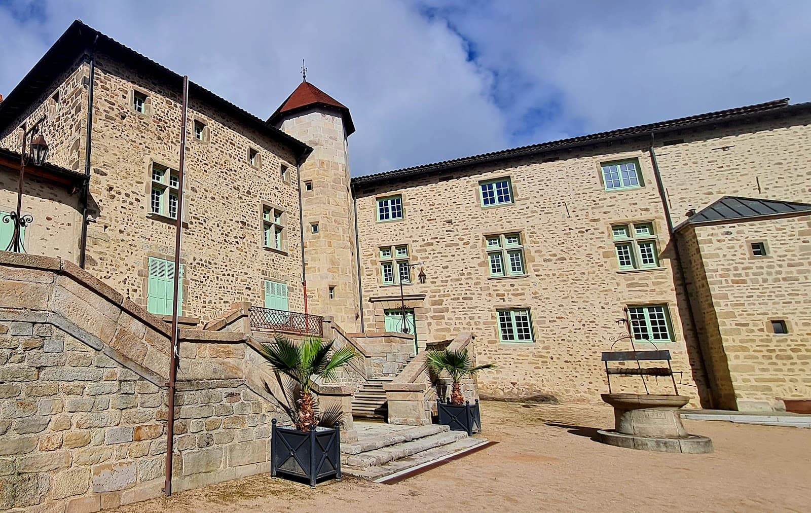 Château de Roche-la-Molière - Image 1