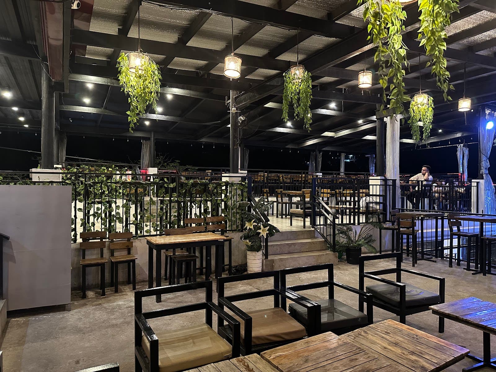 Sumulong Overlooking Strip - Image 1