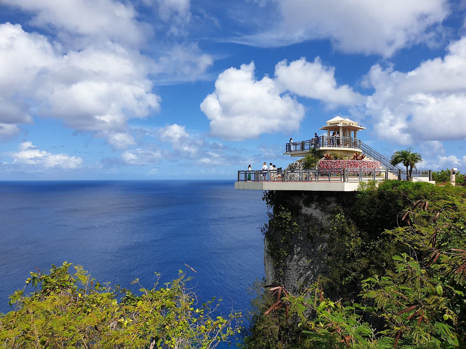 Two Lovers Point - Image 1