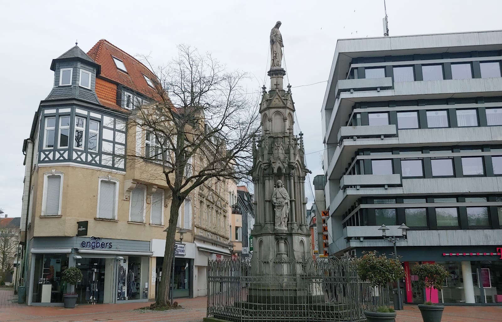 Grendplatz Steele - Image 1